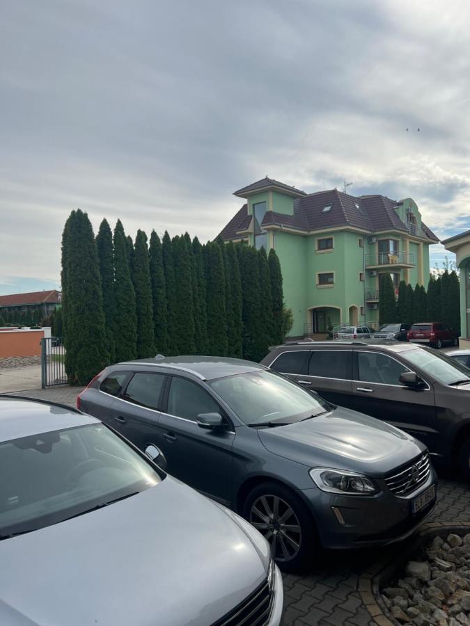 Pensionbb Velky Meder Exterior photo